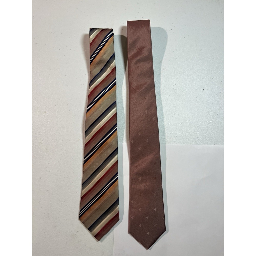 2 Men's Ties. Van Heusen Stain‎ Resistant Silk. Stringbeans Plus Satin. Nice